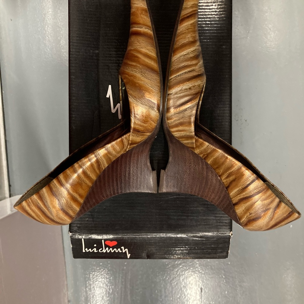 Luichiny Pumps - Picture 4 of 7